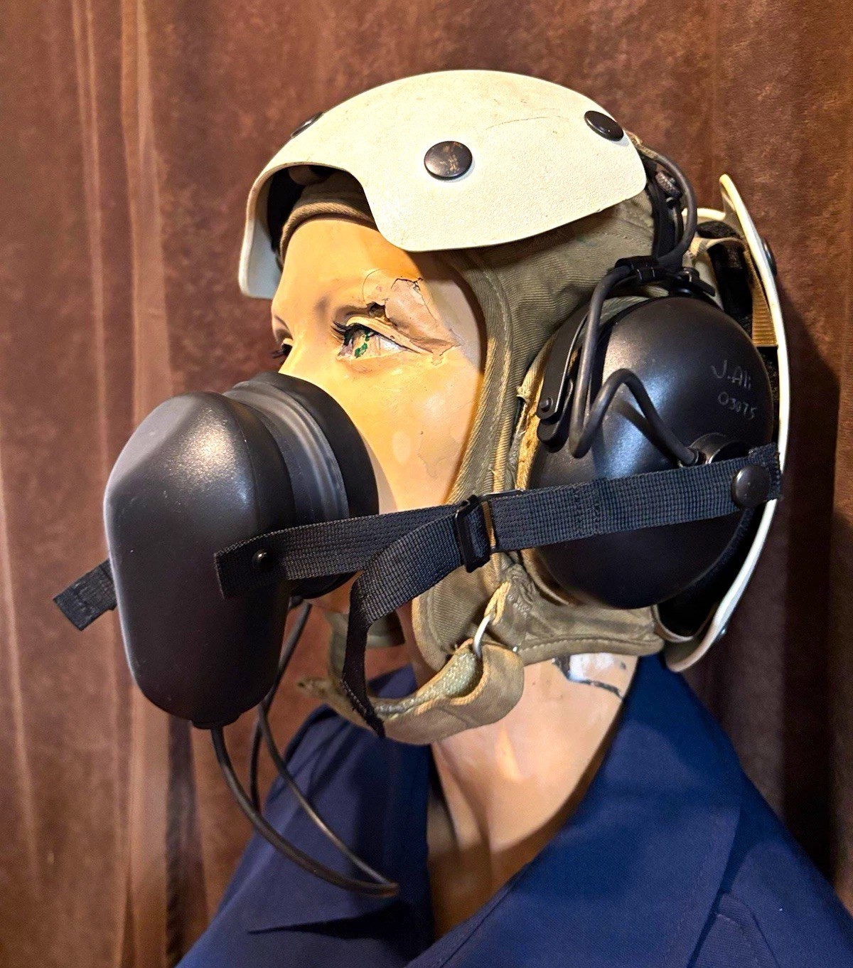 DOW Cover Flight Deck Crewman Impact Resistant Helmet White 7 1/4 MIL-81735b