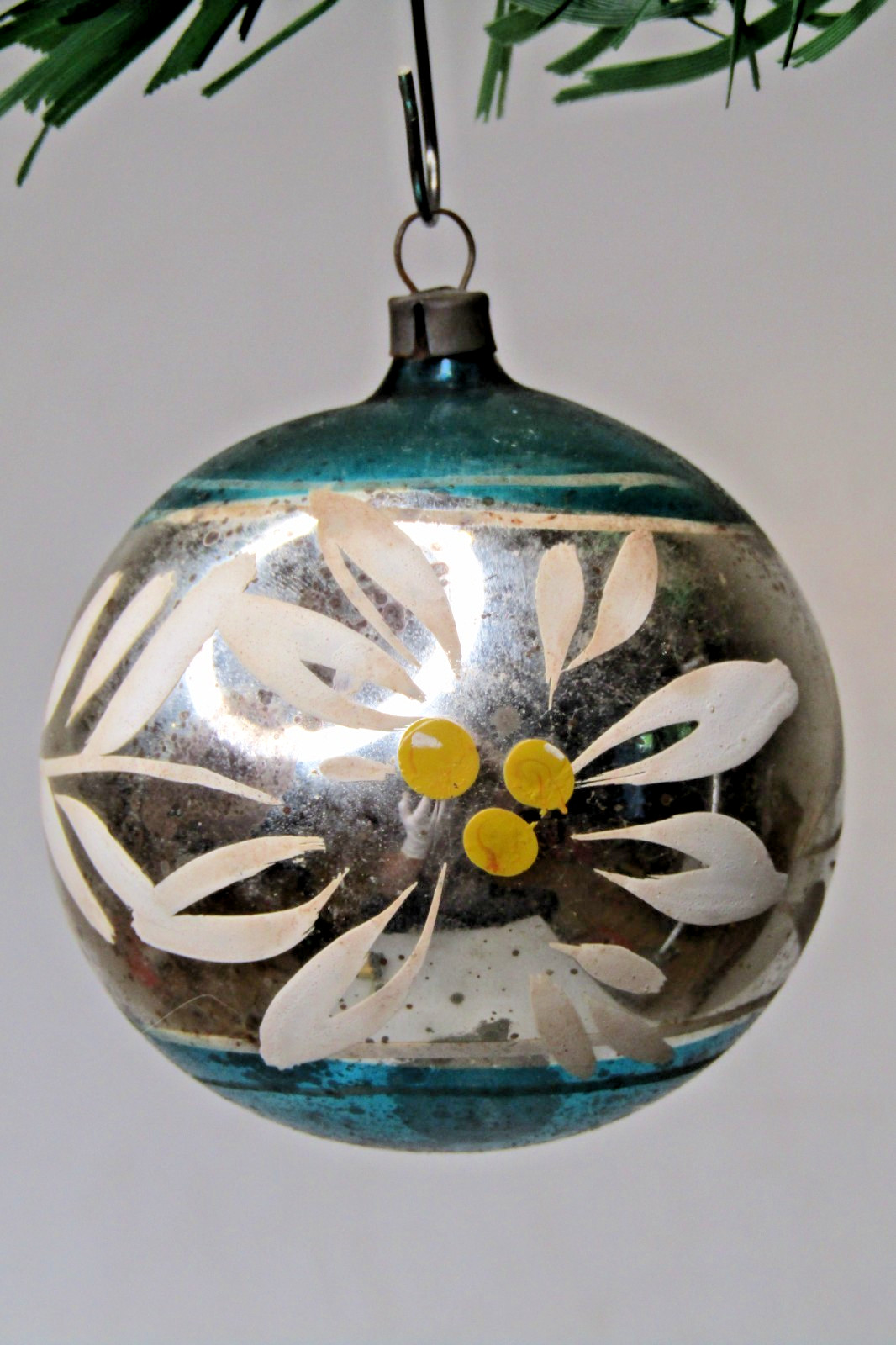 Vintage Blown Glass GOLD BERRY FLOWER Pictured BALL Christmas Ornament Poland