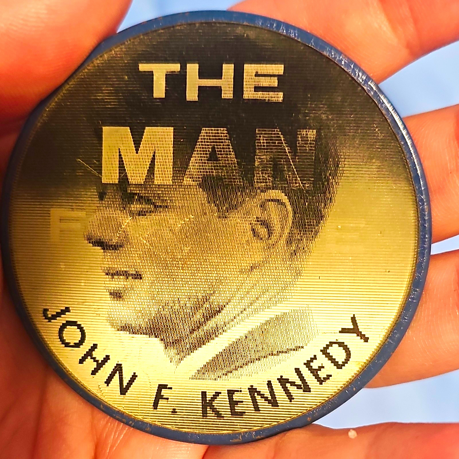 1960 JOHN KENNEDY FOR PRESIDENT BUTTON 2 1/2\