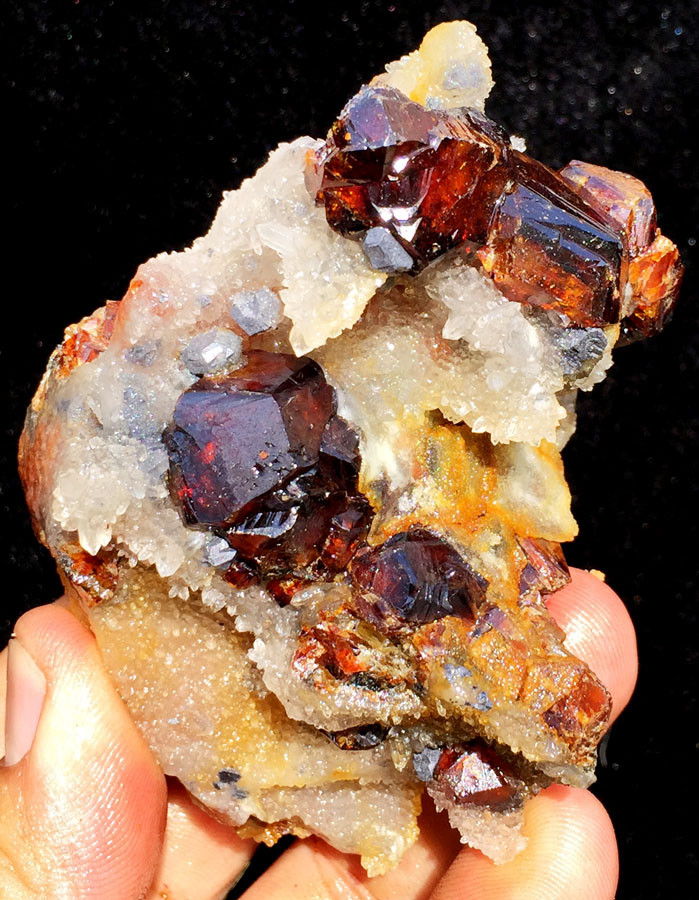 198g New Find Rare Natural Wine Red Sphalerite QUARTZ Crystal Specimen ic6500