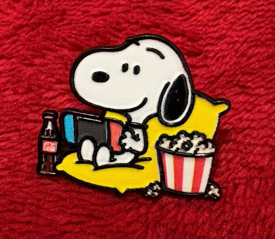 SNOOPY enamel pin - Peanuts cartoon Joe Cool - 