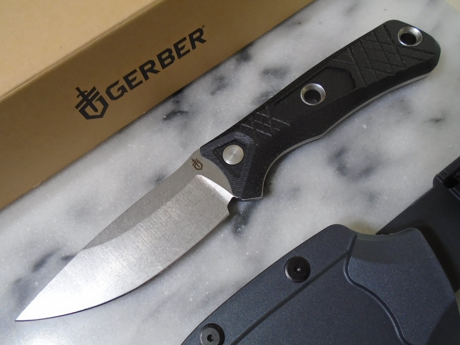 Gerber Convoy Fixed Blade Hunter Bowie Knife Full Tang 440A Micarta 1066481 New