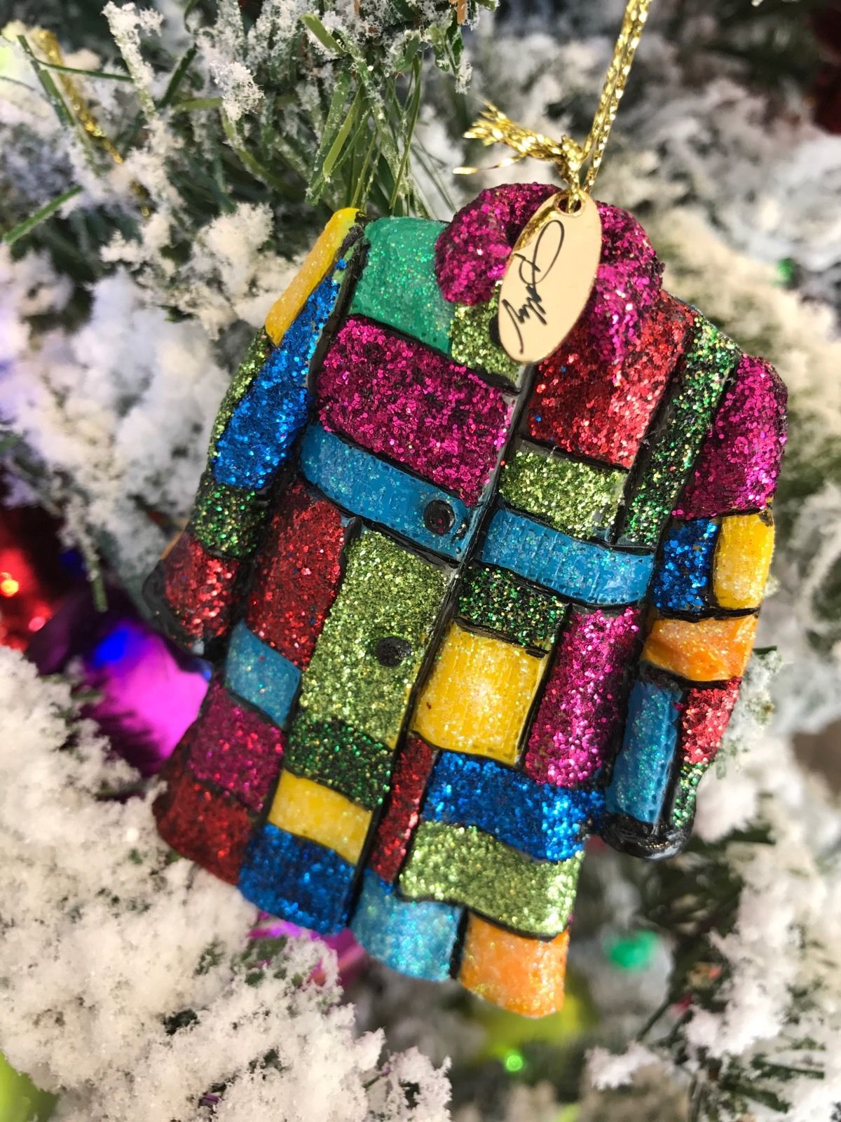 NIB Dolly Parton Coat of Many Colors Christmas Ornament Dollywood Exclusive
