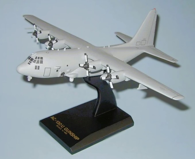 USAF Lockheed Martin AC-130U Spooky Gunship Desk Display Model 1/100 SC Airplane