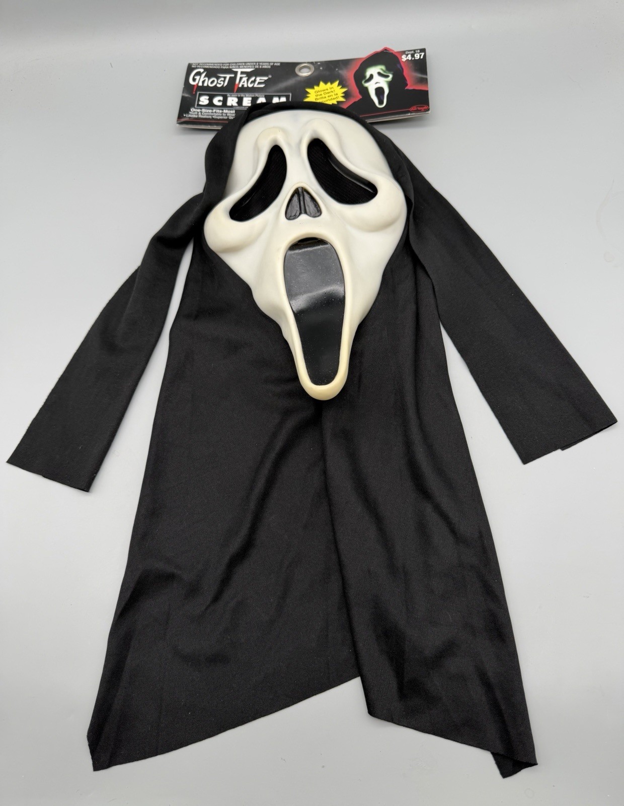 NWT  Vintage 1997 Easter Unlimited Fun World DIV Ghost Face Scream Mask 9206 GLO