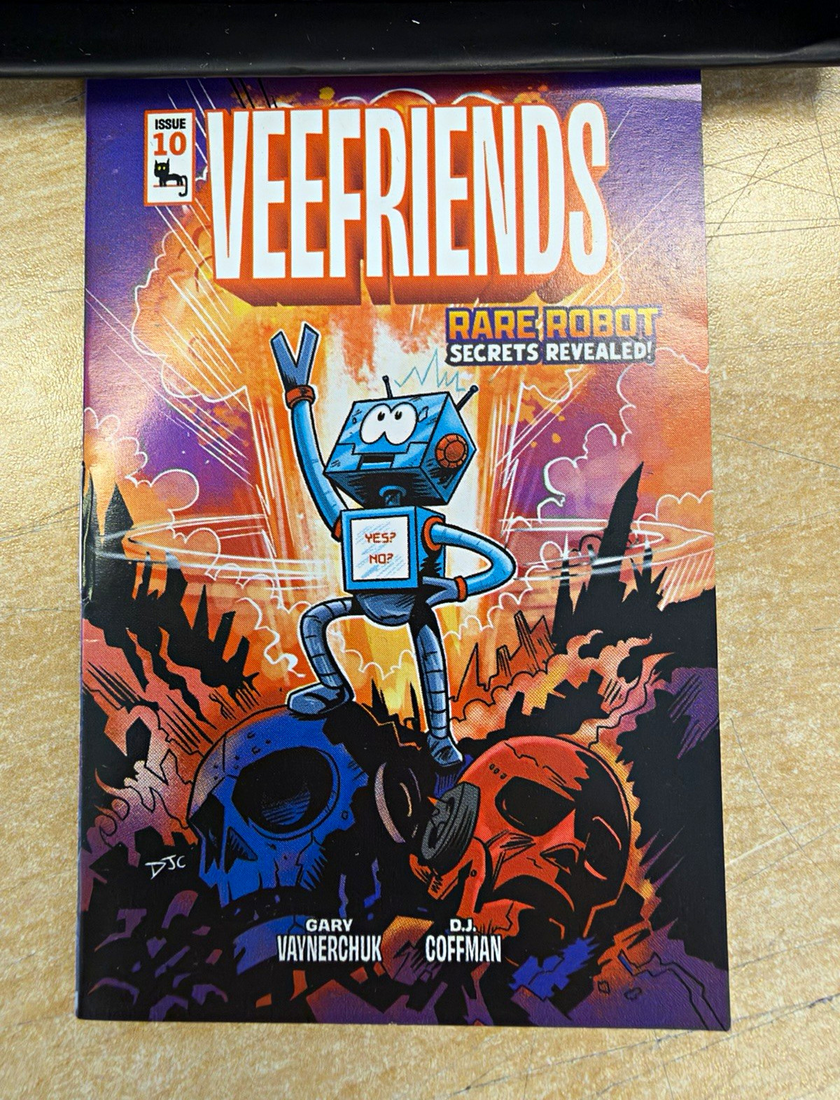 VeeFriends #10 mini Rare Robot Secrets Revealed Gary V, D.J. Coffman VERY RARE