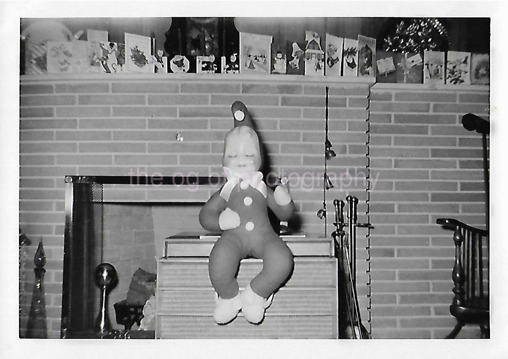 Vintage FOUND CHRISTMAS PHOTOGRAPH Black And White Snapshot ORIGINAL Elf 28 7 J