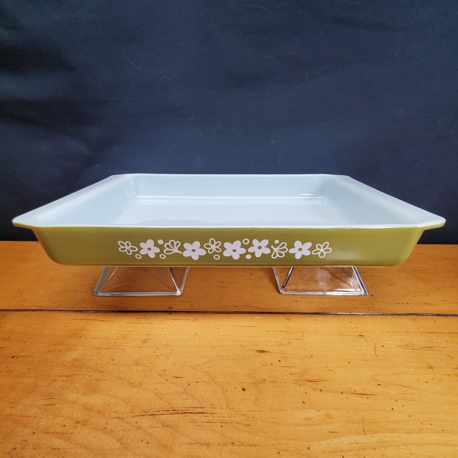 Vintage Crazy Daisy Spring Blossom Green Pyrex Lasagna Pan #933 “Crazy Daisy”