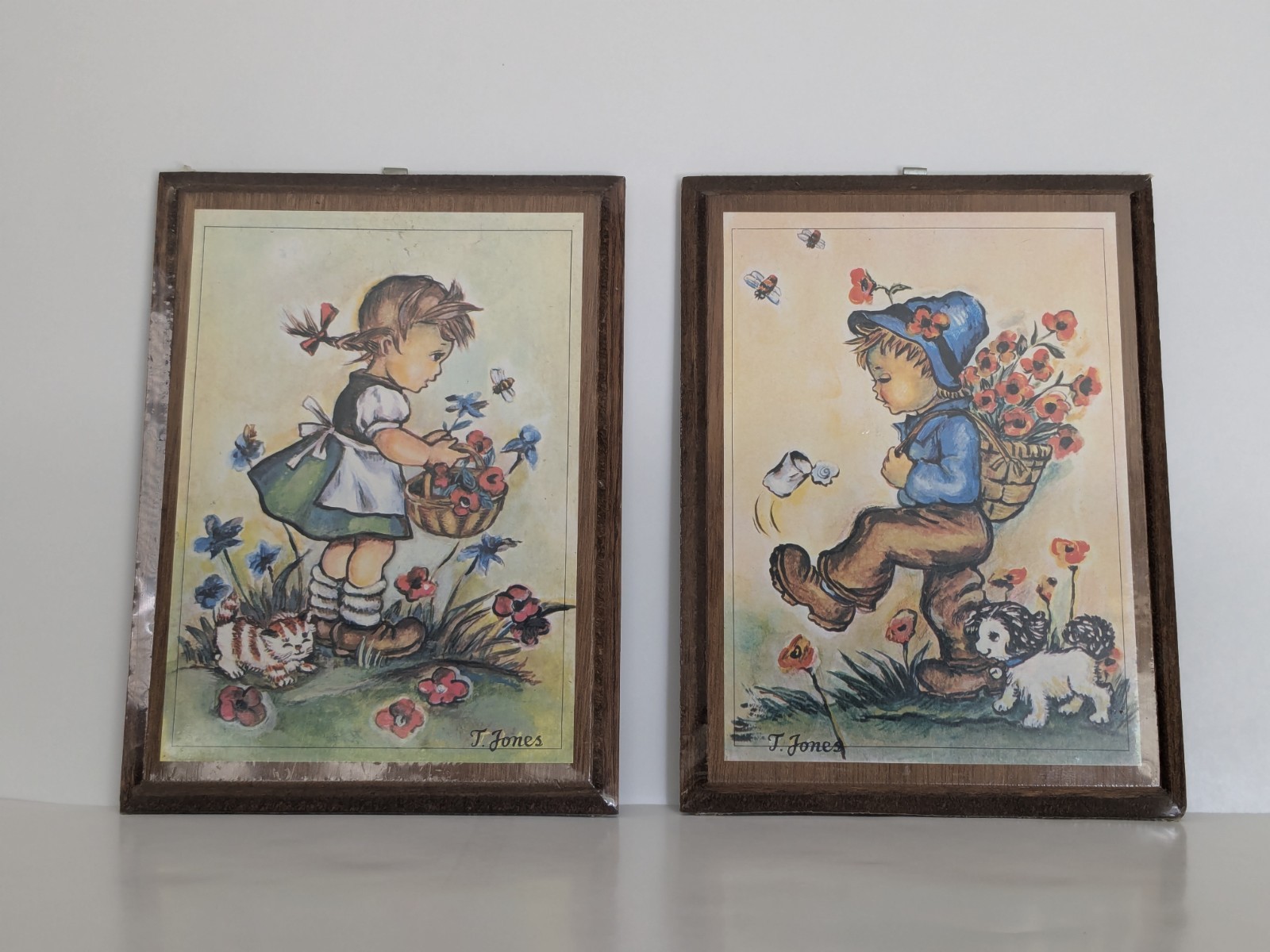 Lot of 2 vintage wooden picture wall art hangings 7