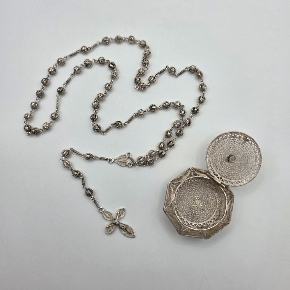 Vintage 800 Silver Small/Child's Filigree Rosary Necklace w/ Storage Case/Box
