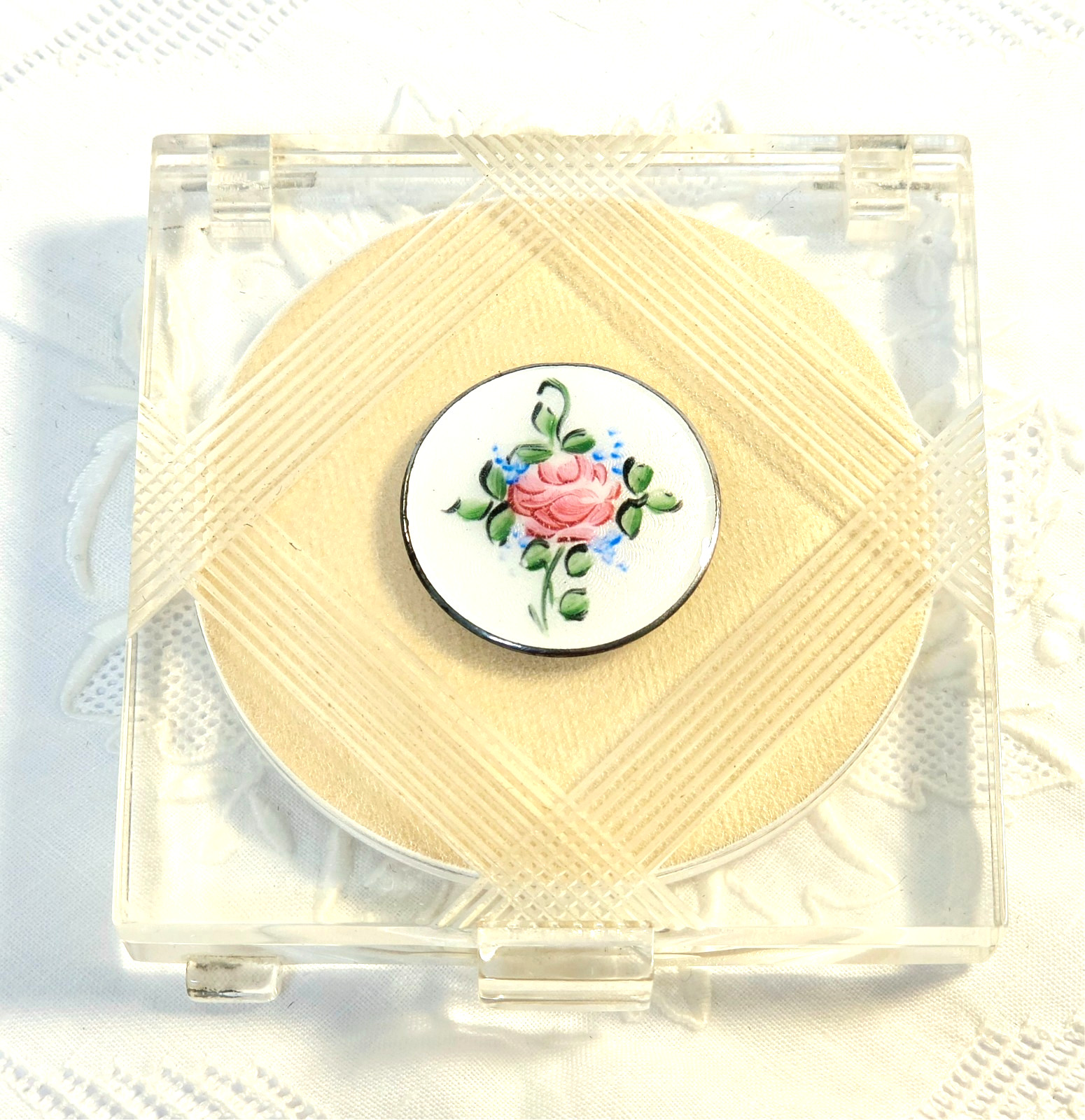 #14 Vanity Vintage Lucite Compact 3 1/2