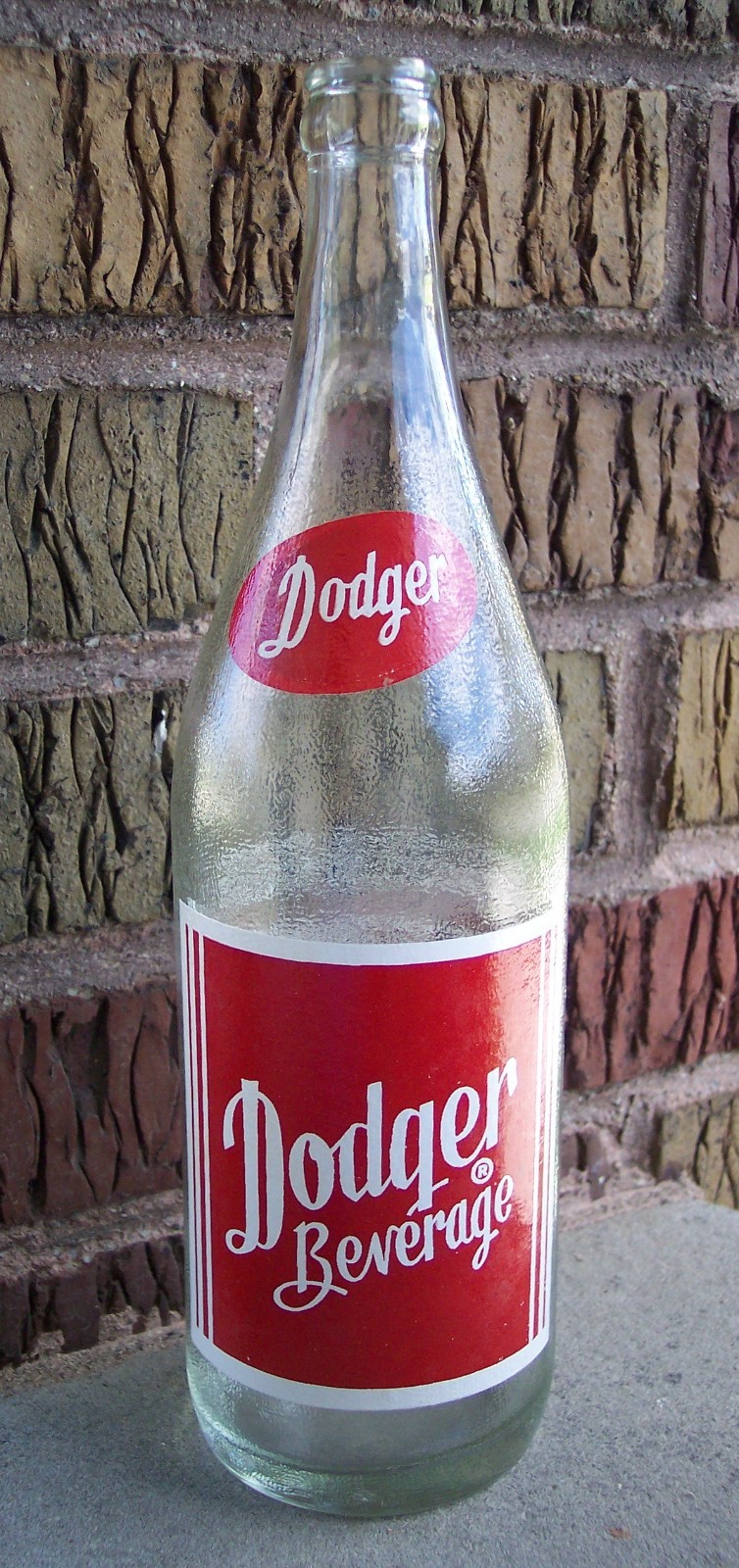 DODGER SODA BOTTLE 28oz 1961 DES MOINES IOWA RARE LARGE SIZE POP BOTTLE