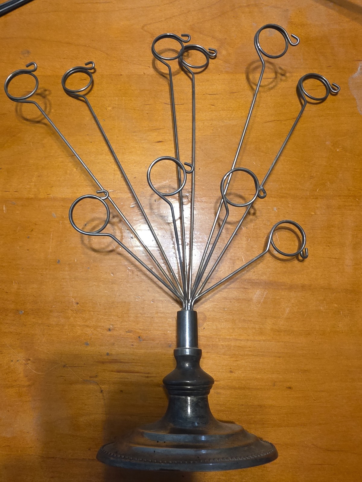 Vintage Silver Tone Wire Photo Holder 10 Clip Memo Card Display Stand 12” Tall