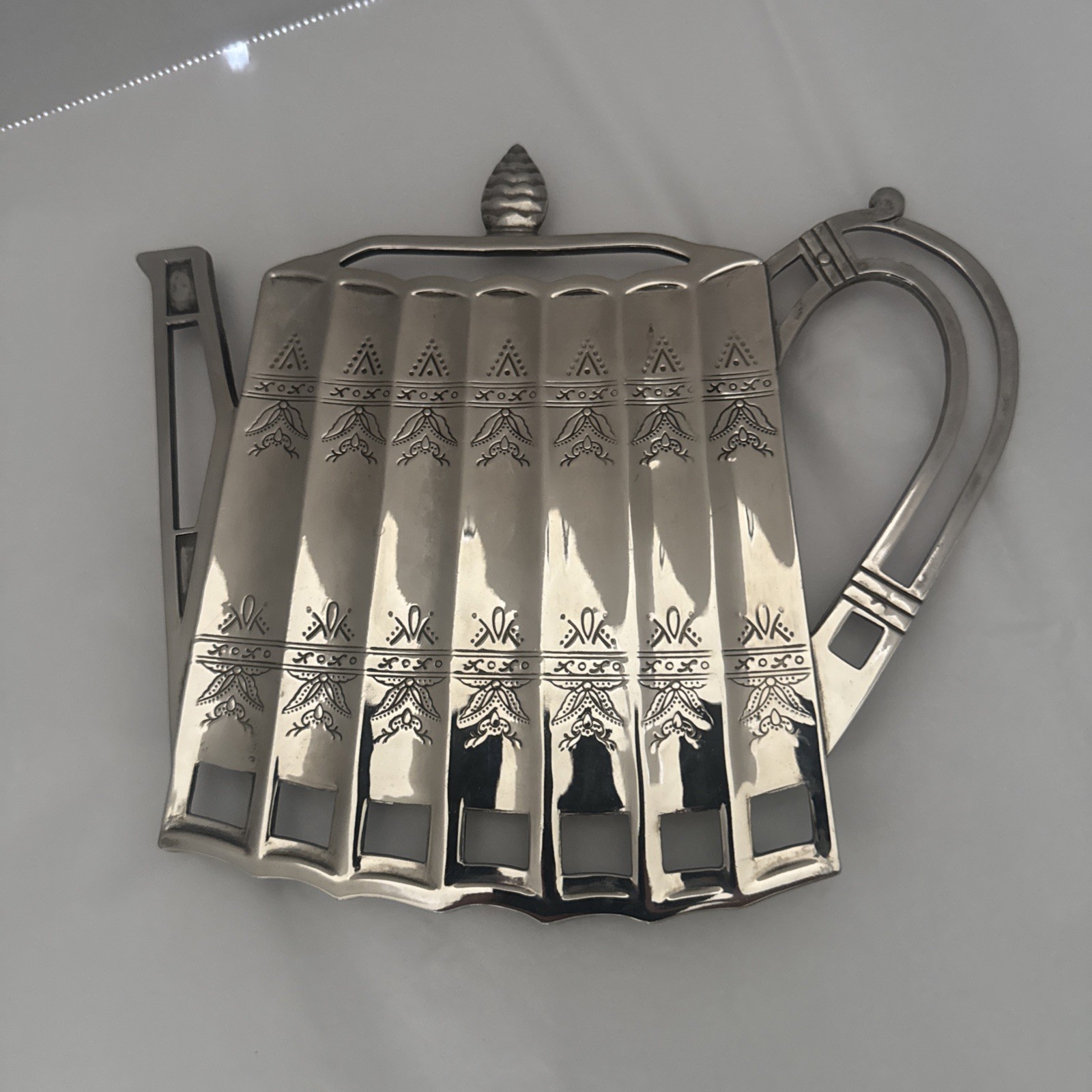 1992 Godinger Vintage Silver Teapot Trivit Hong Kong 8 1/2 X 7 metal