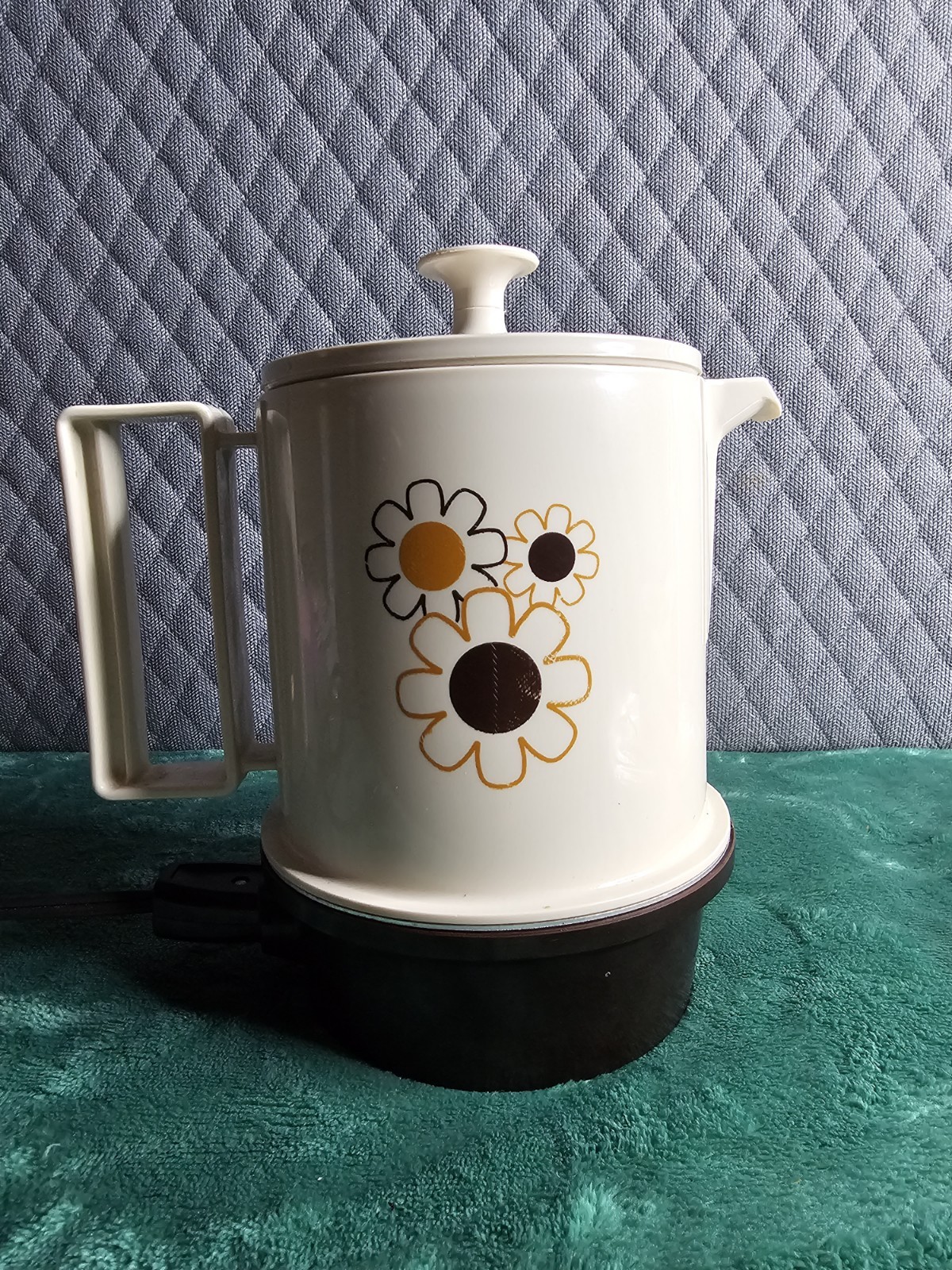 Vintage 70s Regal Ware Electric Coffee Percolator / Hot Pot - Retro Daisy Floral
