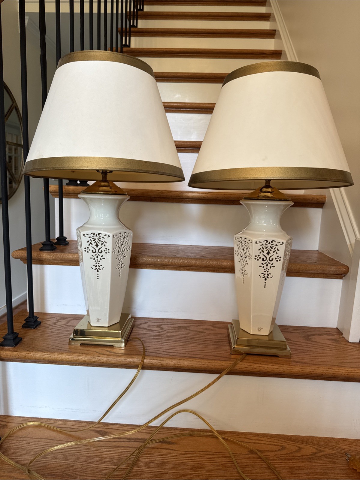 🔥2 VTG Lenox Renaissance Lace Collection Electric Lamps & Shades ~ ALL ORG.