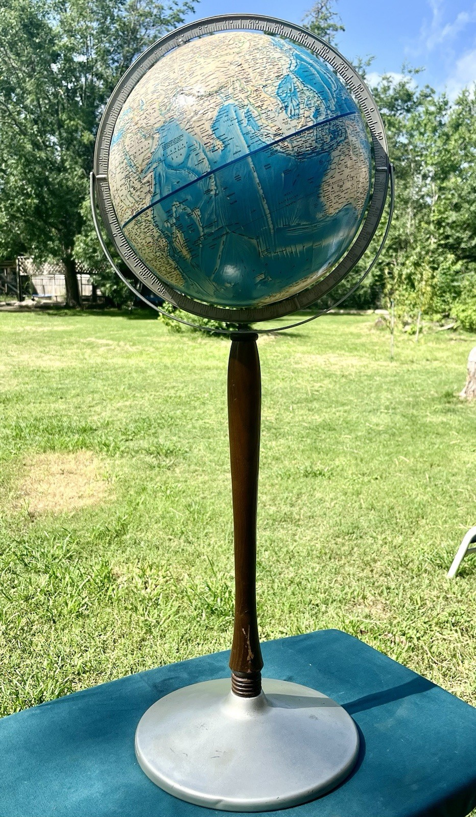 Vintage Rand McNally 1978 Standing International Globe W/Raised Relief 34” Tall