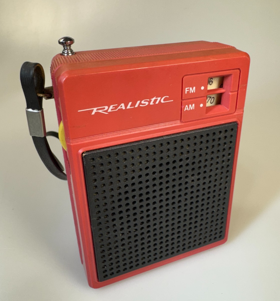 VTG RED Realistic 12-720 AM FM Portable Pocket Radio Handheld DC 9V Used WORKS
