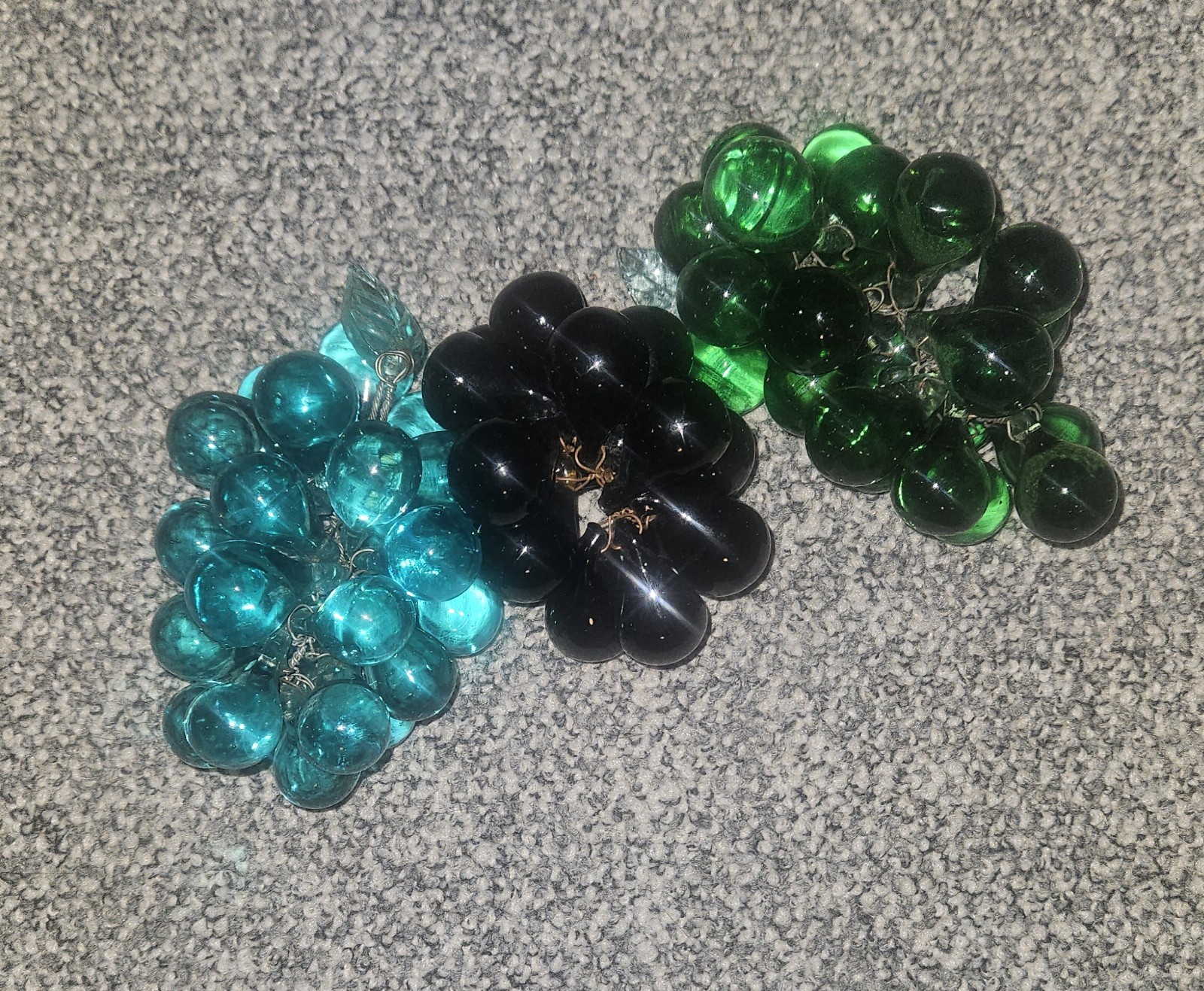 Beautiful Set of 3 Vintage Italian MCM Hand Blown Grape Clusters 60+ Grapes 