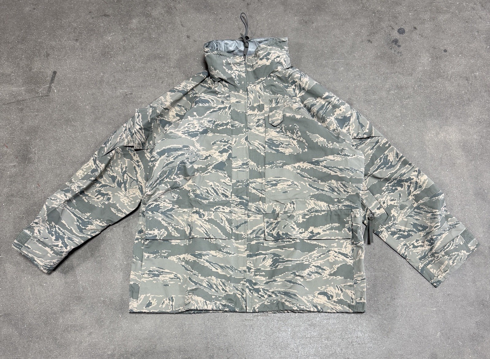USAF Digital Camo Abu APECS Gore-Tex Large Regular Parka