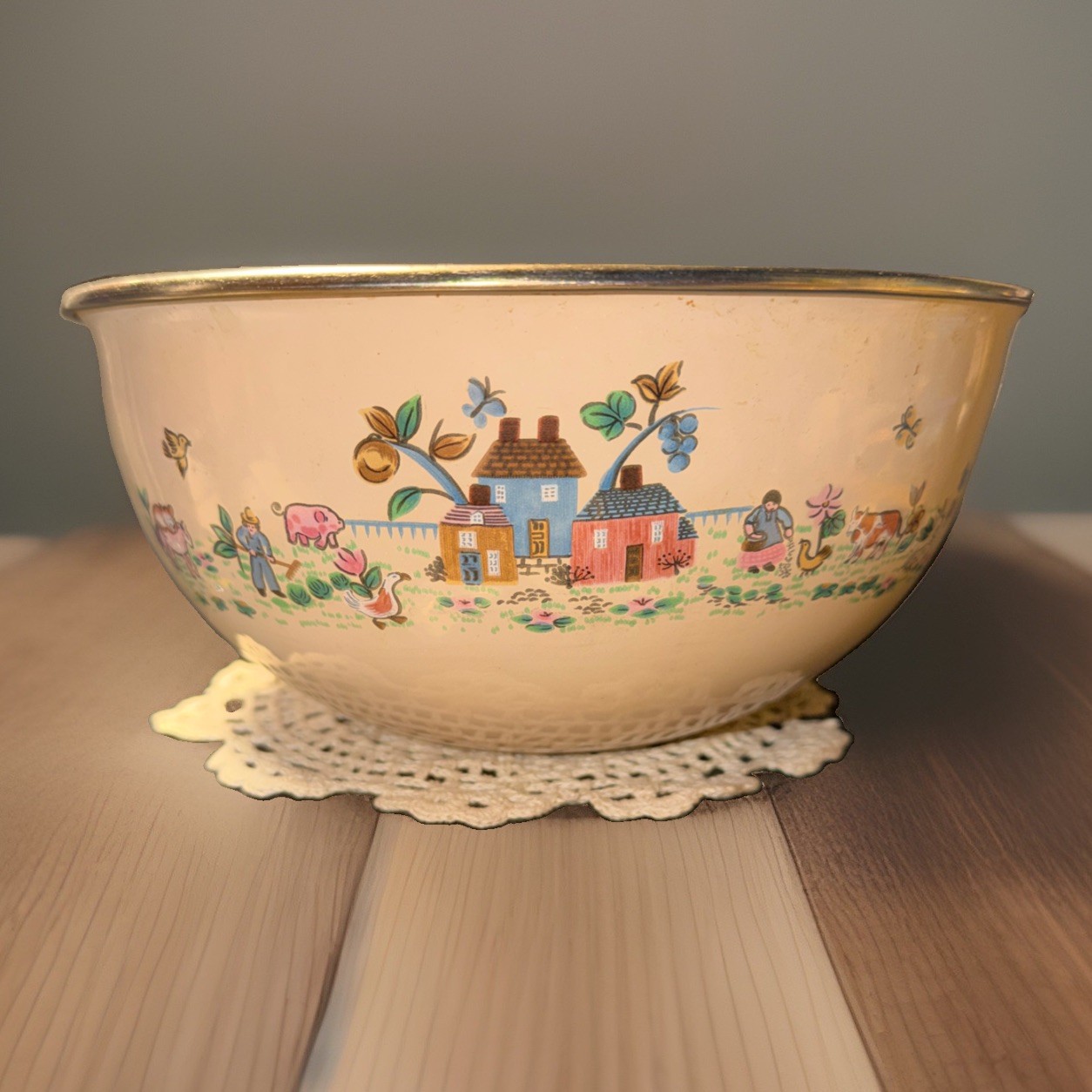 International Heartland Farm Scenes Enamel Enamelware Metal Mixing Bowl