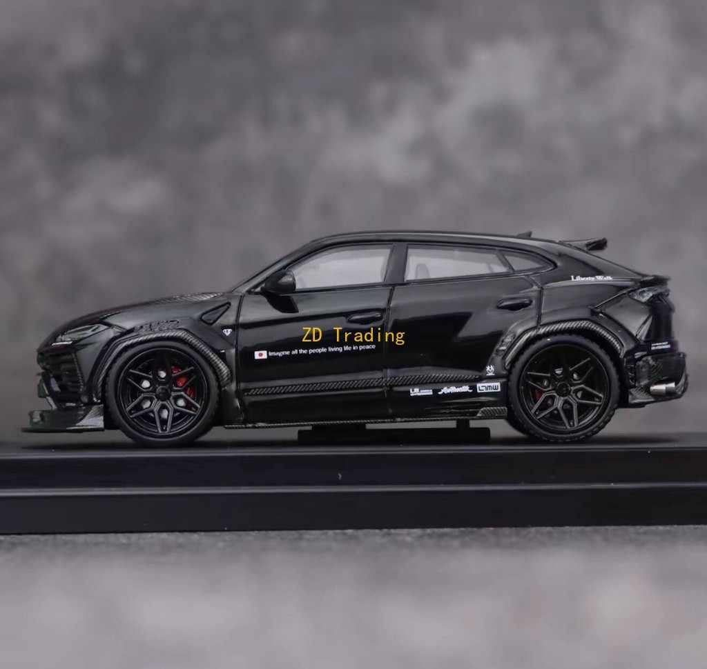 Flame 1:64 Black Carbon URUS Widebody SUV Sports Model Diecast Metal Car