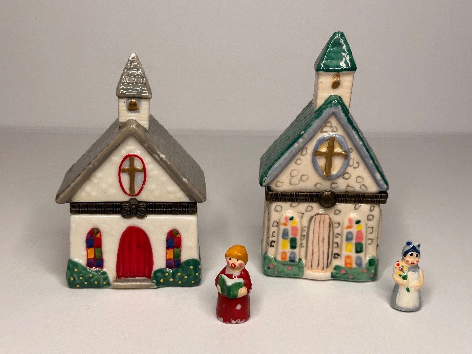 2 VTG Village Porcelain Hinged Trinket Boxes Cathedral Churches w Trinkets