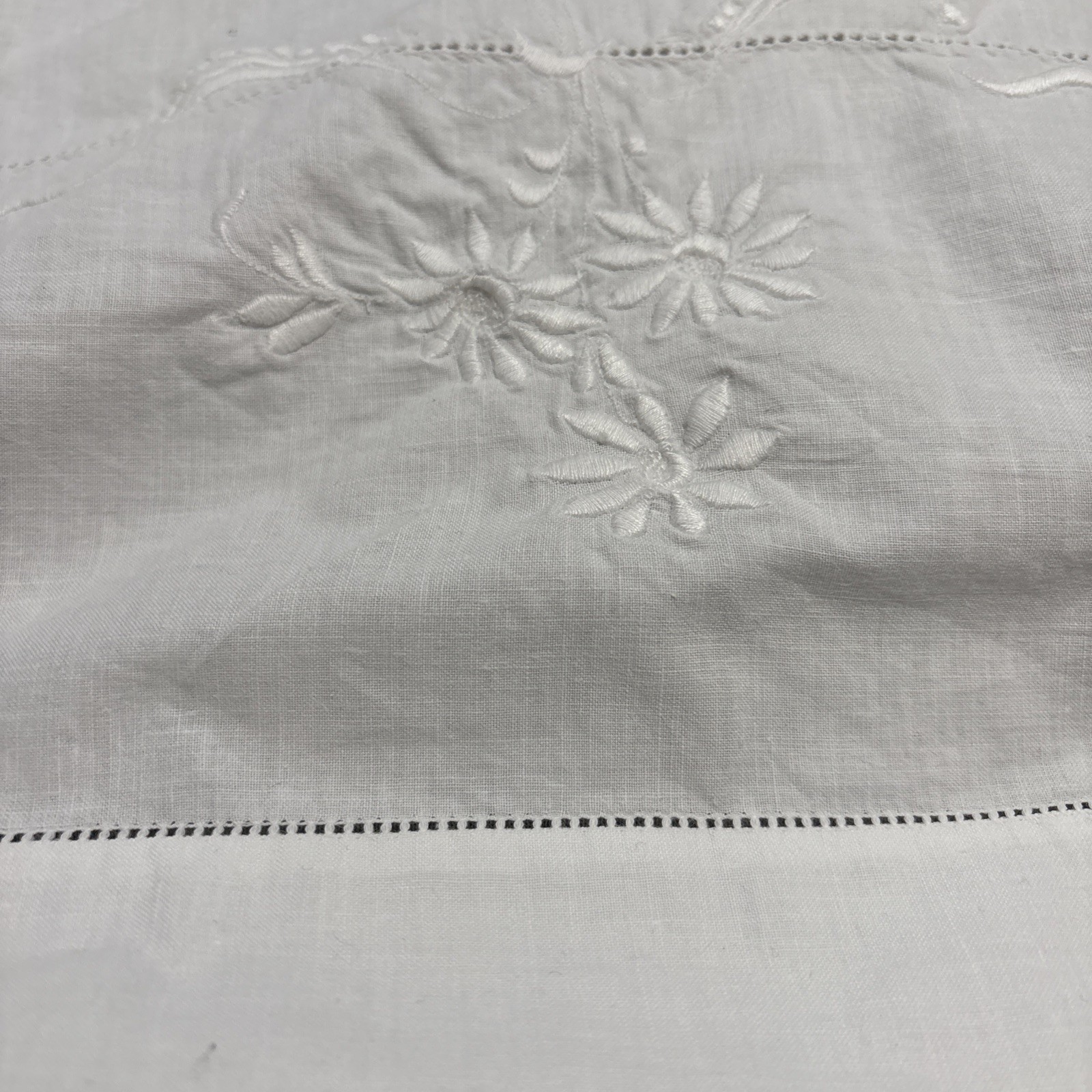 Vintage Fine Linen Lawn Tablecloth White Whitework Embroidered Hemstitch Border