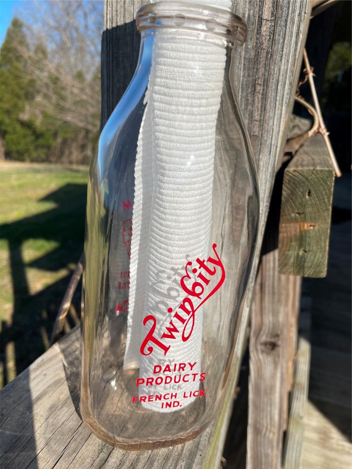 Twin City Dairy Products French Lick Indiana Quart Milk Bottle Red Pyro ACL Ice