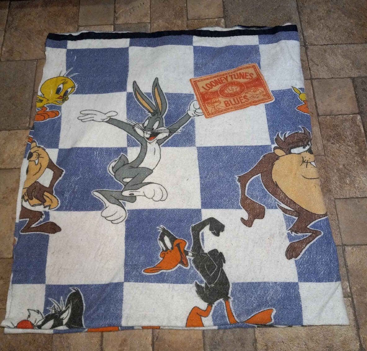 Vintage 1990s Looney Tunes Bugs Bunny Taz Sylvester Tweety Daffy Fleece Blanket