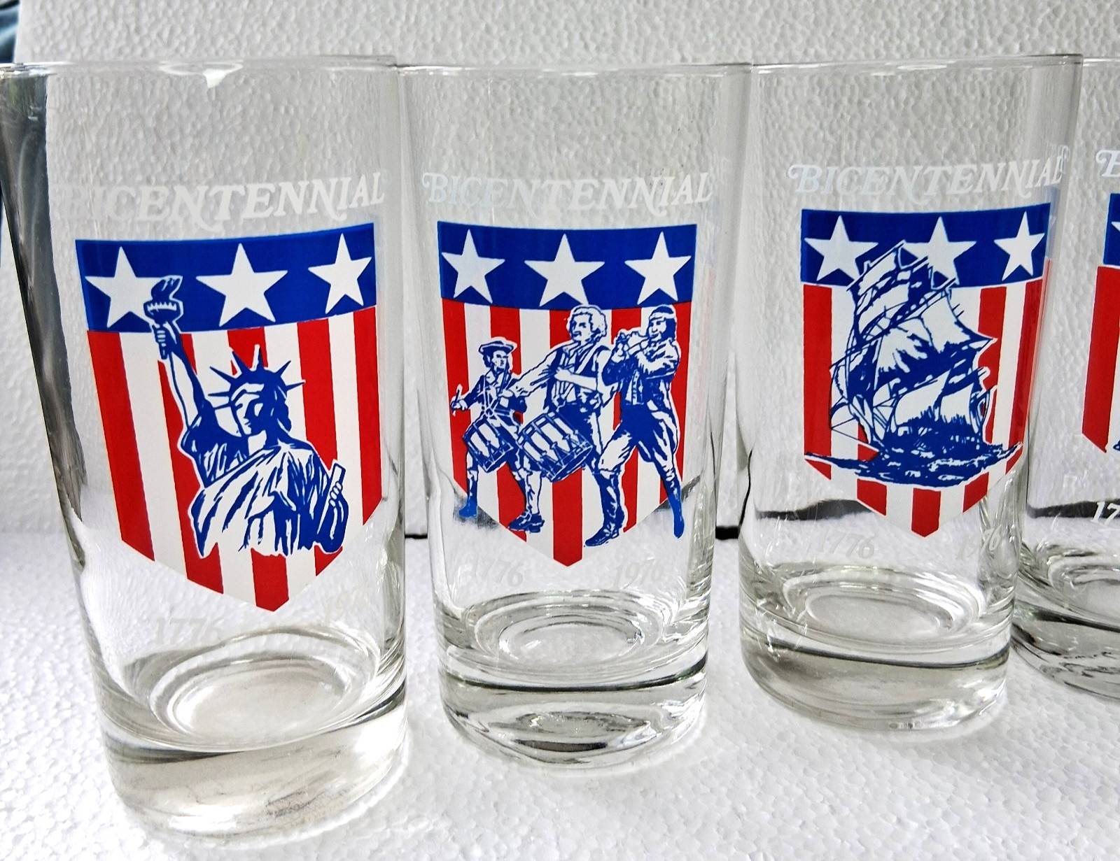 (6) Vintage 1776 1976 Bicentennial glass tumblers Flags - Rare