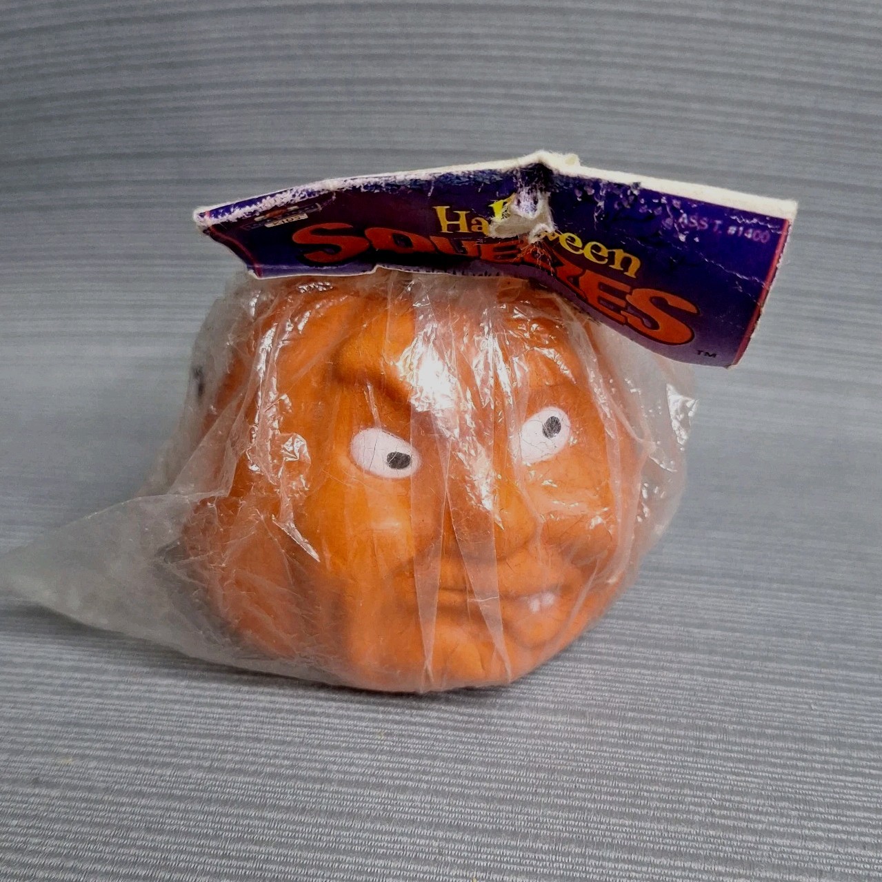 Vintage 1997 Halloween Squeezes Jack O Lantern Pumpkin Angry Foam Squish NEW