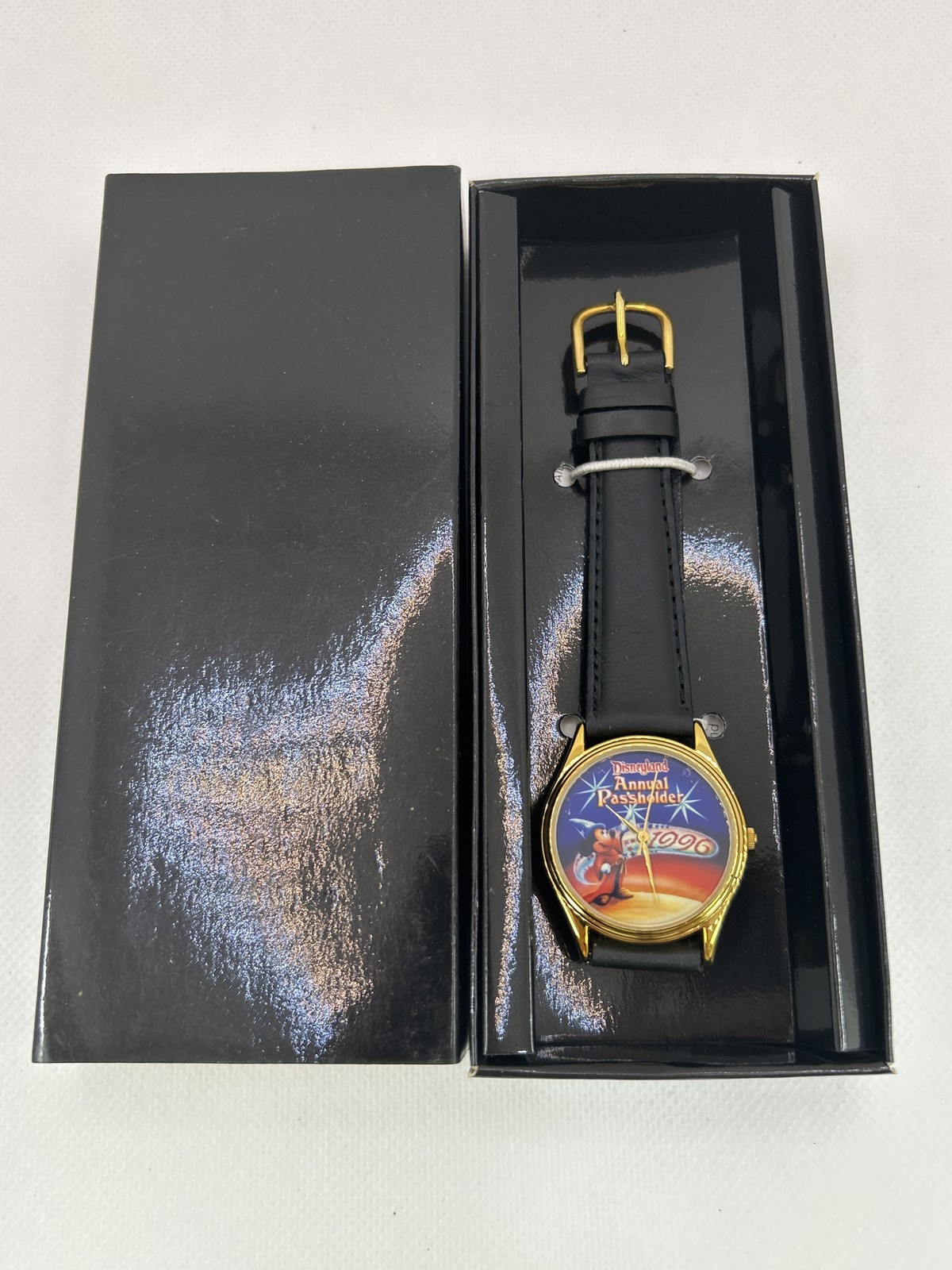 Disneyland Annual Passholder 1996 Watch Sorcerer Mickey Boxed Exclusive