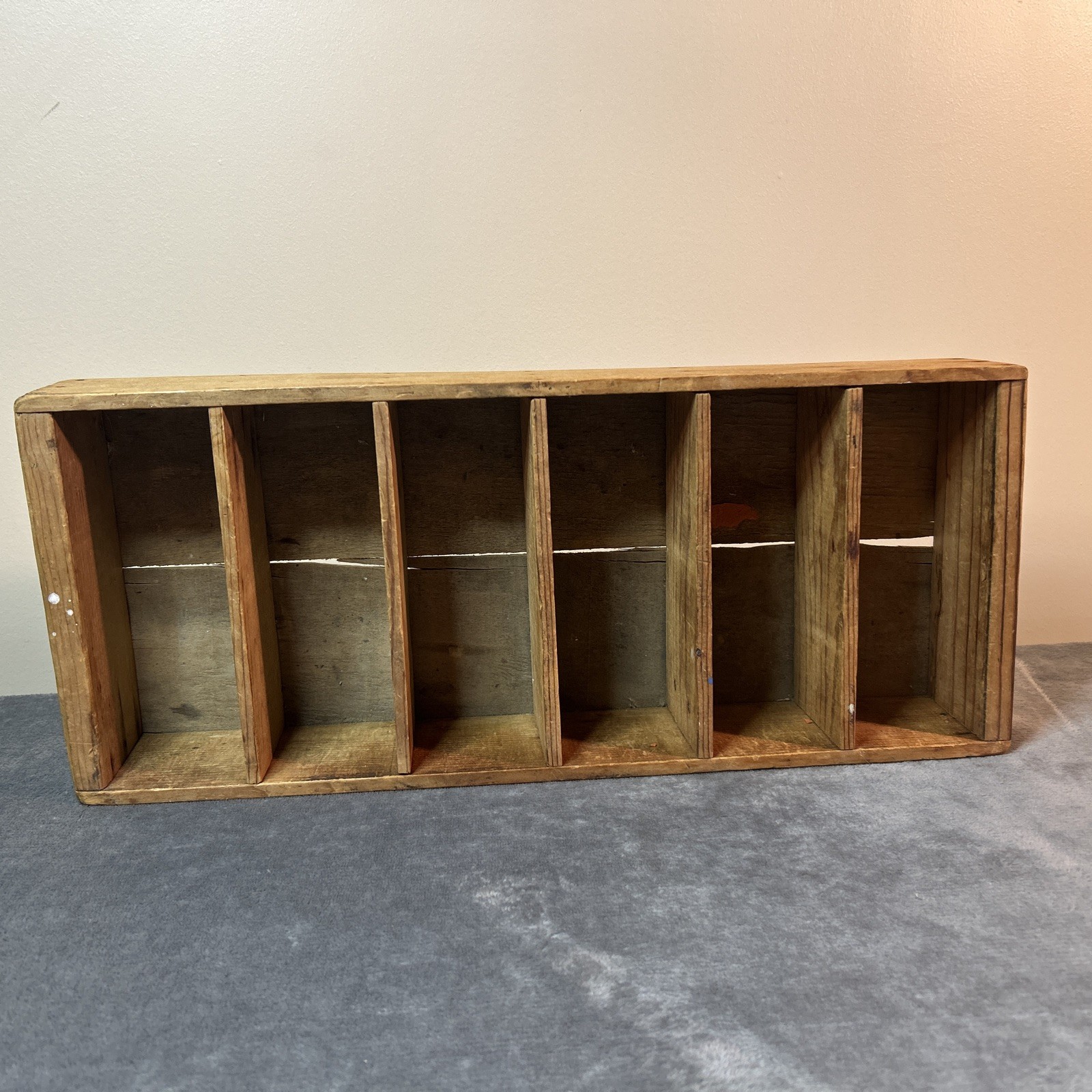 VTG Rustic Wooden Brick Mold Display Shelf Storage Organizer Farmhouse 5-Slots