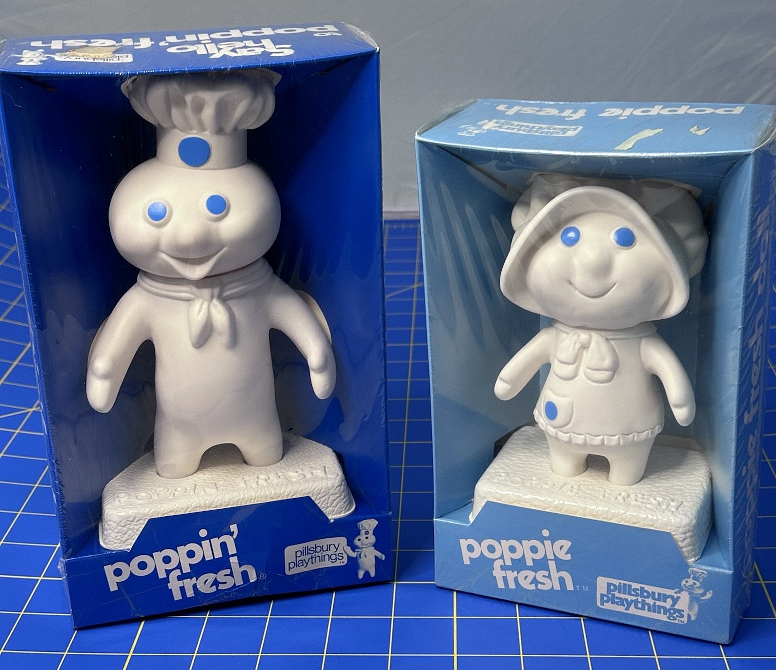 2 Pillsbury Playthings Poppin Fresh & Poppy Dolls with Stands Vtg c1970 NIB Mint