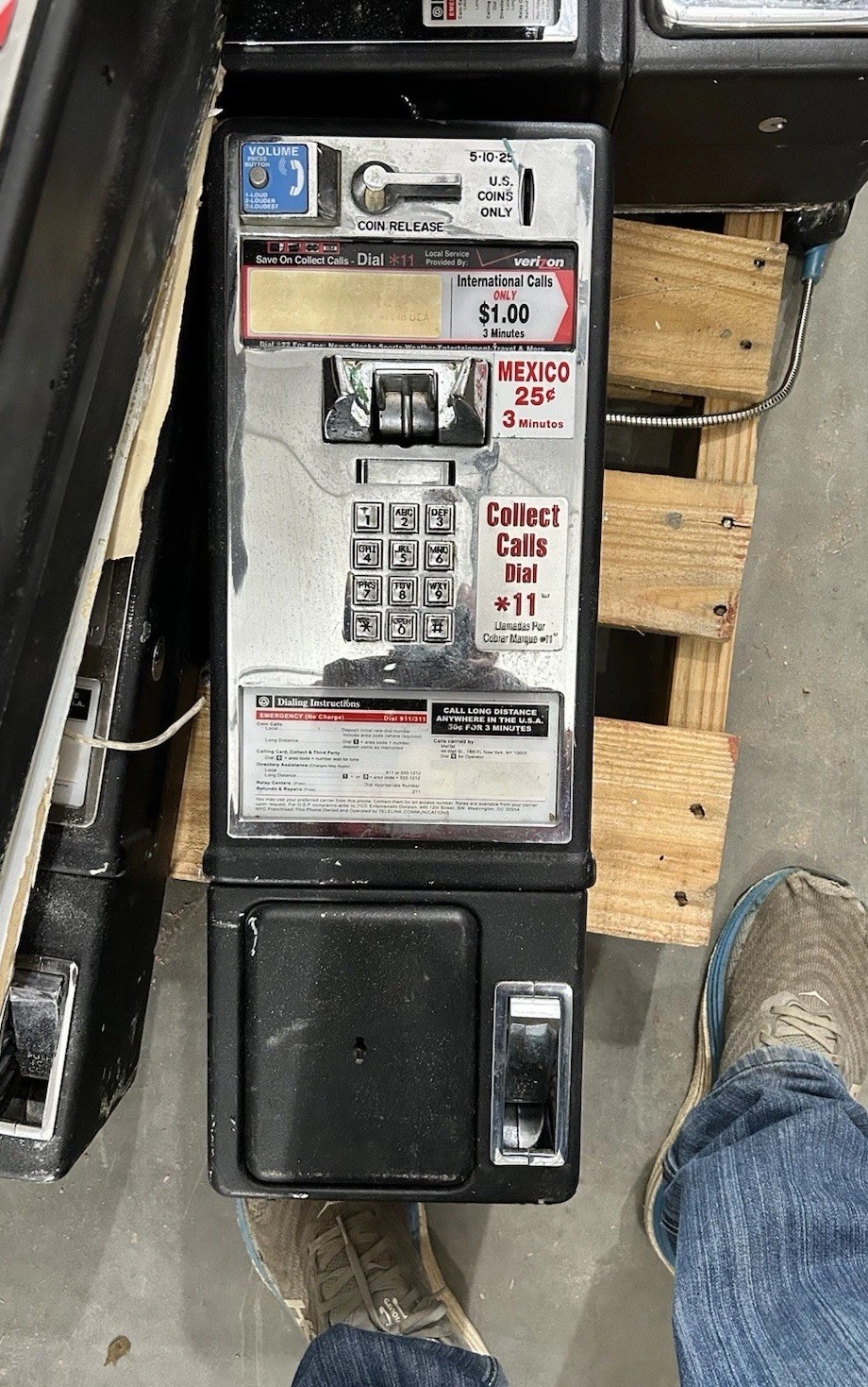 Vintage AT&T Pay Phone, Can Ship