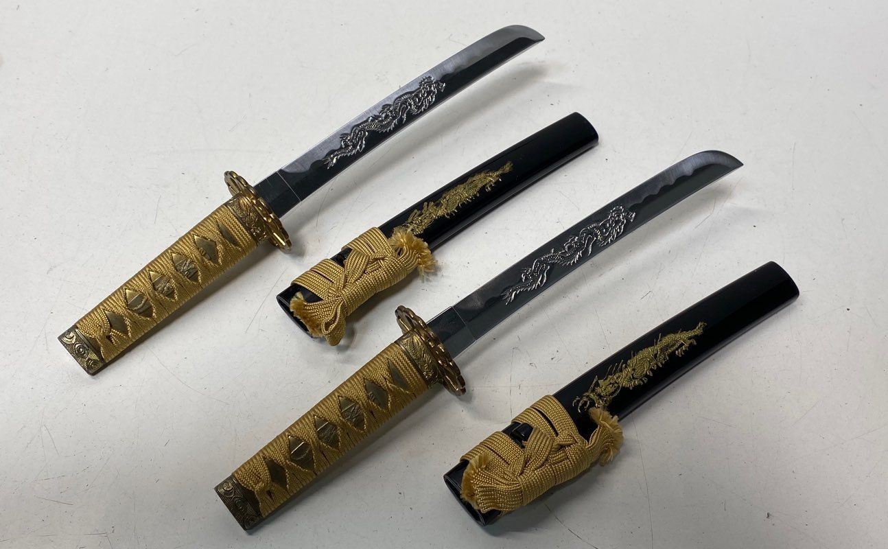 Vintage Japanese Style Tanto Dagger Pair Raised Dragon Blade Gold Tone 2pc