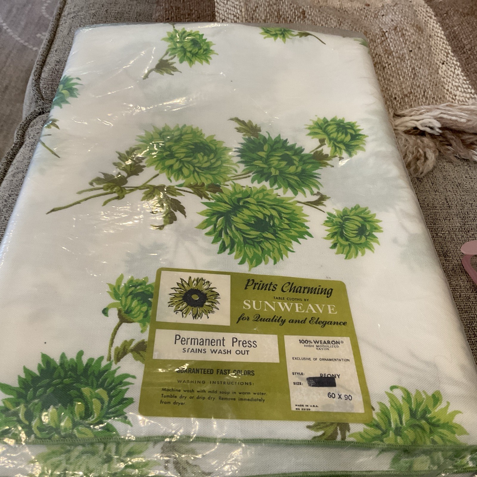 Vintage Prints Charming By Sunweave Green Peony Tablecloth NOS 60 X 90” 