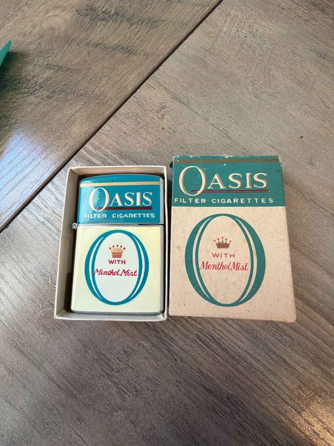 Vintage Continental Oasis Menthol Mist Cigarettes Flip Top Lighter with Box