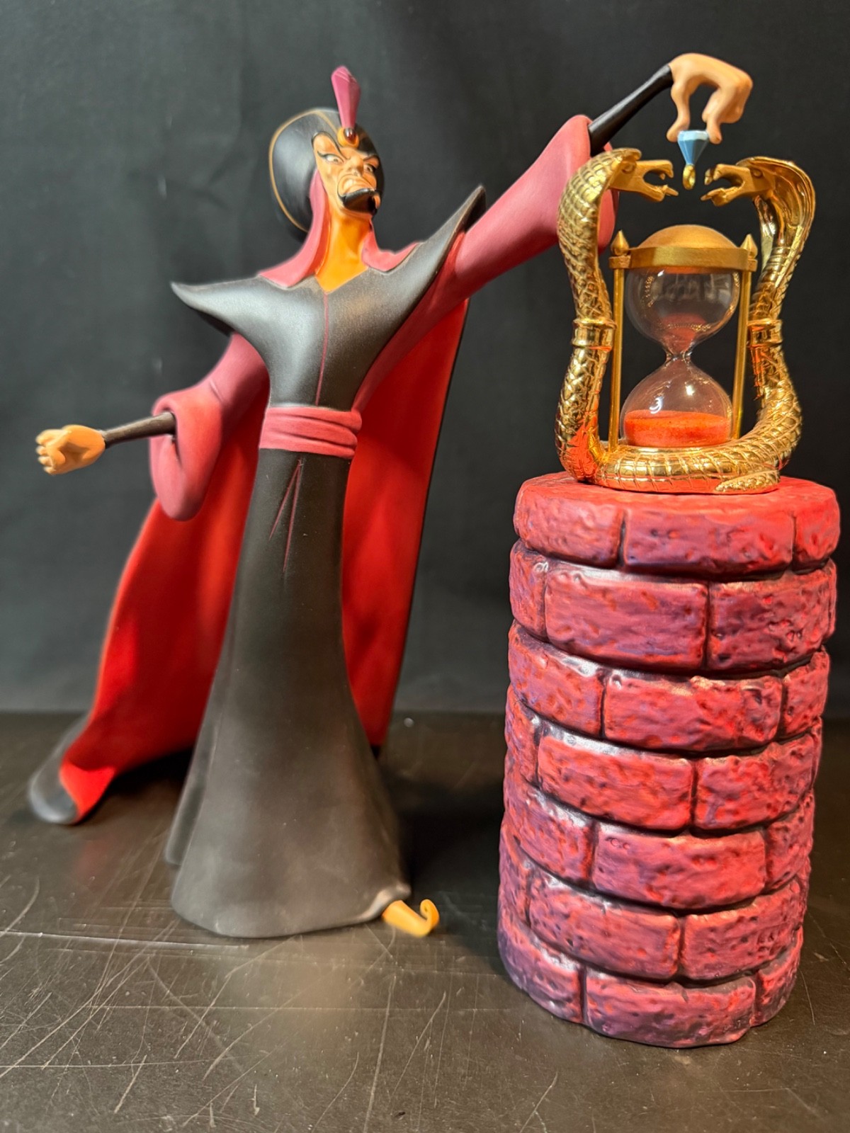 WDCC VILLAINS ALADDIN JAFAR OH MIGHTY EVIL ONE W/ COA & ORIGINAL BOX MINT