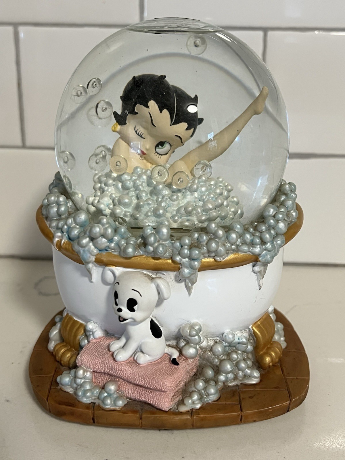 RARE-Vintage-Betty Boop in Bubble Bath Musical Water Globe-I Wanna Be Loved By U