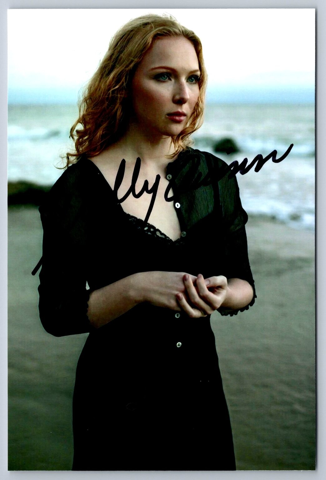 Molly Quinn Autographed Photo Actress Castle Signed Photograph