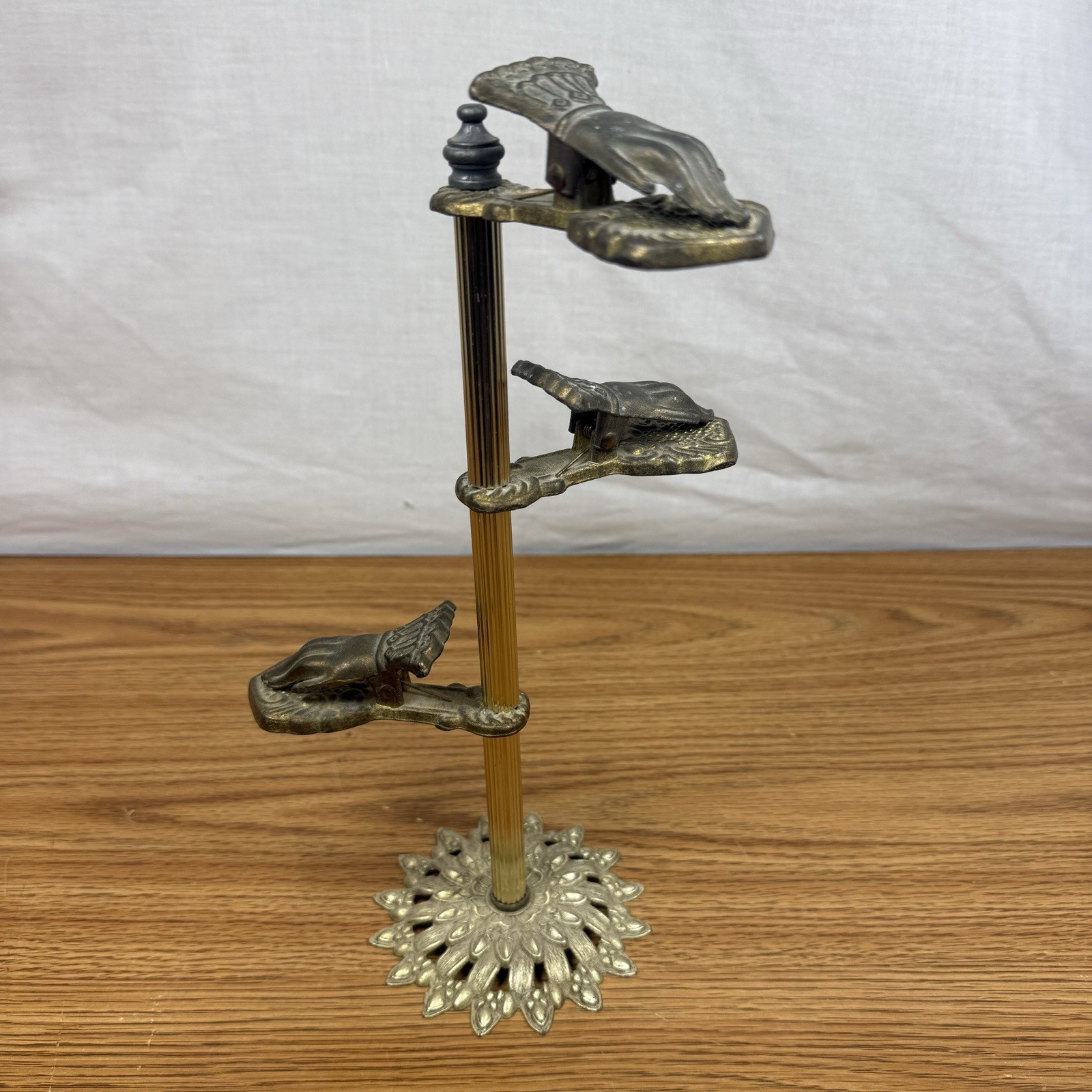 Vintage Brass 3 Hand Victorian Glove Stand Clip Note Letter Holder 12\