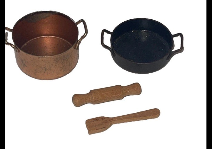 VTG cute 4Pc Mini Dollhouse metal 2 Pans Copper & Bronze Fork & Rolling Pin 