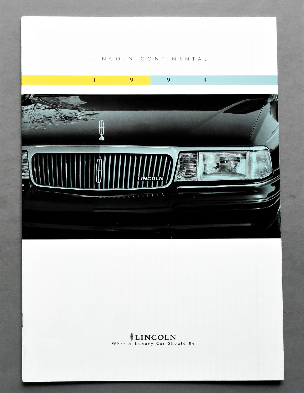 ORIGINAL 1994 LINCOLN CONTINENTAL SALES BROCHURE ~ 26 PAGES ~ 8.5\