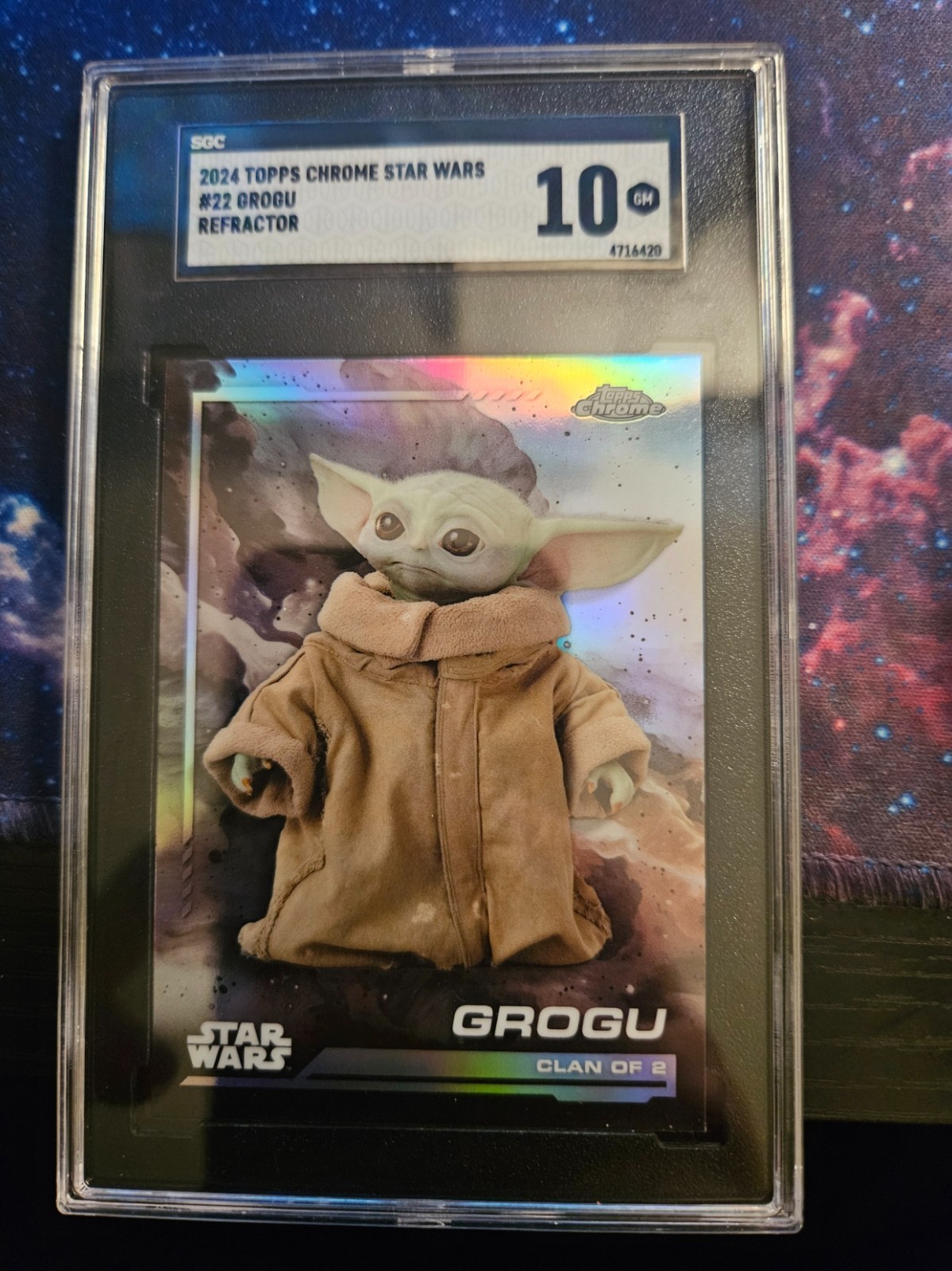 2024 Topps Chrome Star Wars Clan of 2 Rainbow Refractor Grogu #22 SGC 10