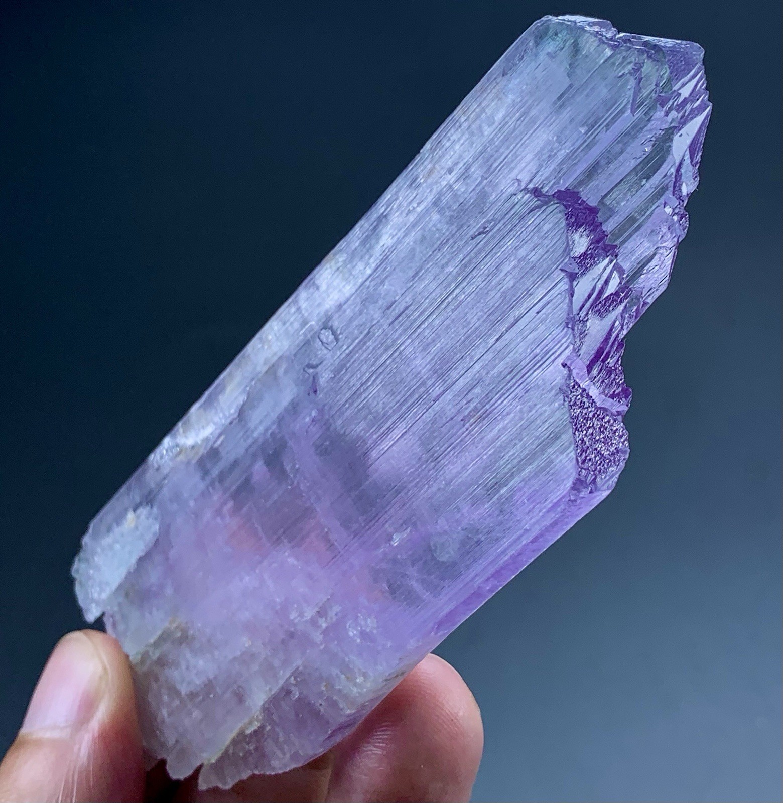 472 Ct Natural Kunzite Crystal From Afghanistan Gemmy Pink