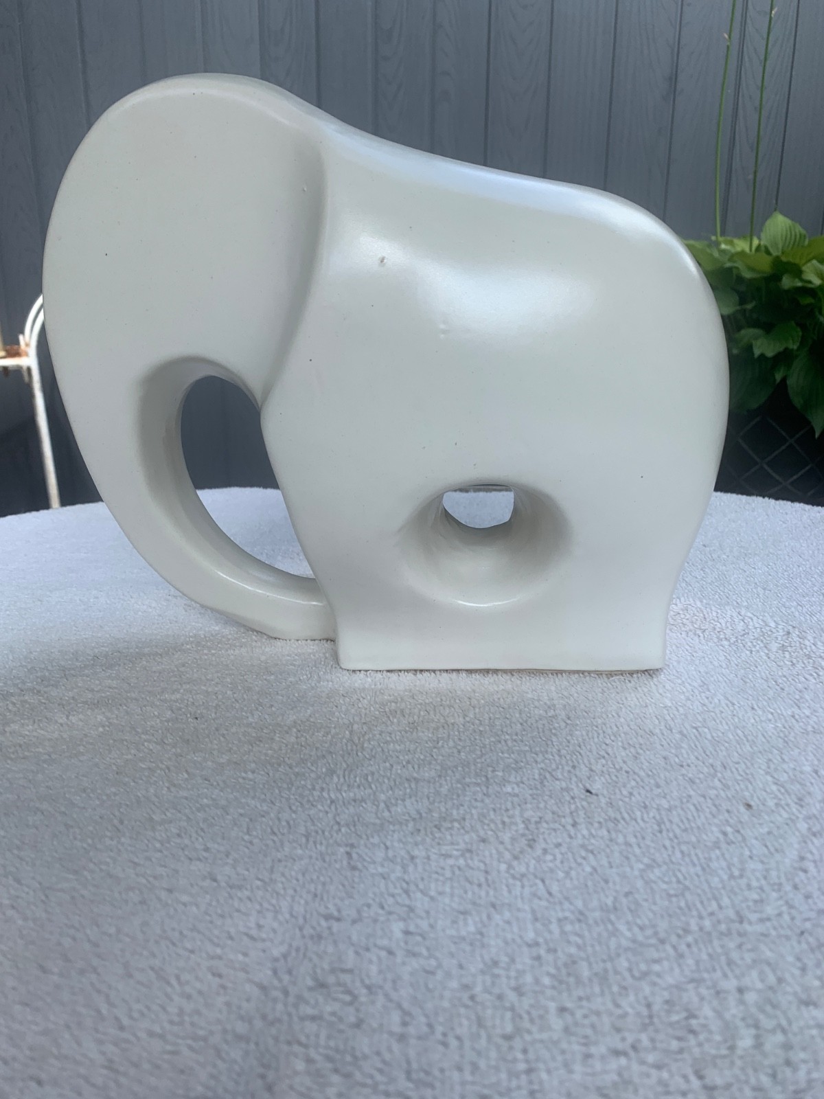 Vtg Mid-Century Modern Minimalist Ceramic Sculpture Elephant Figure 8.5