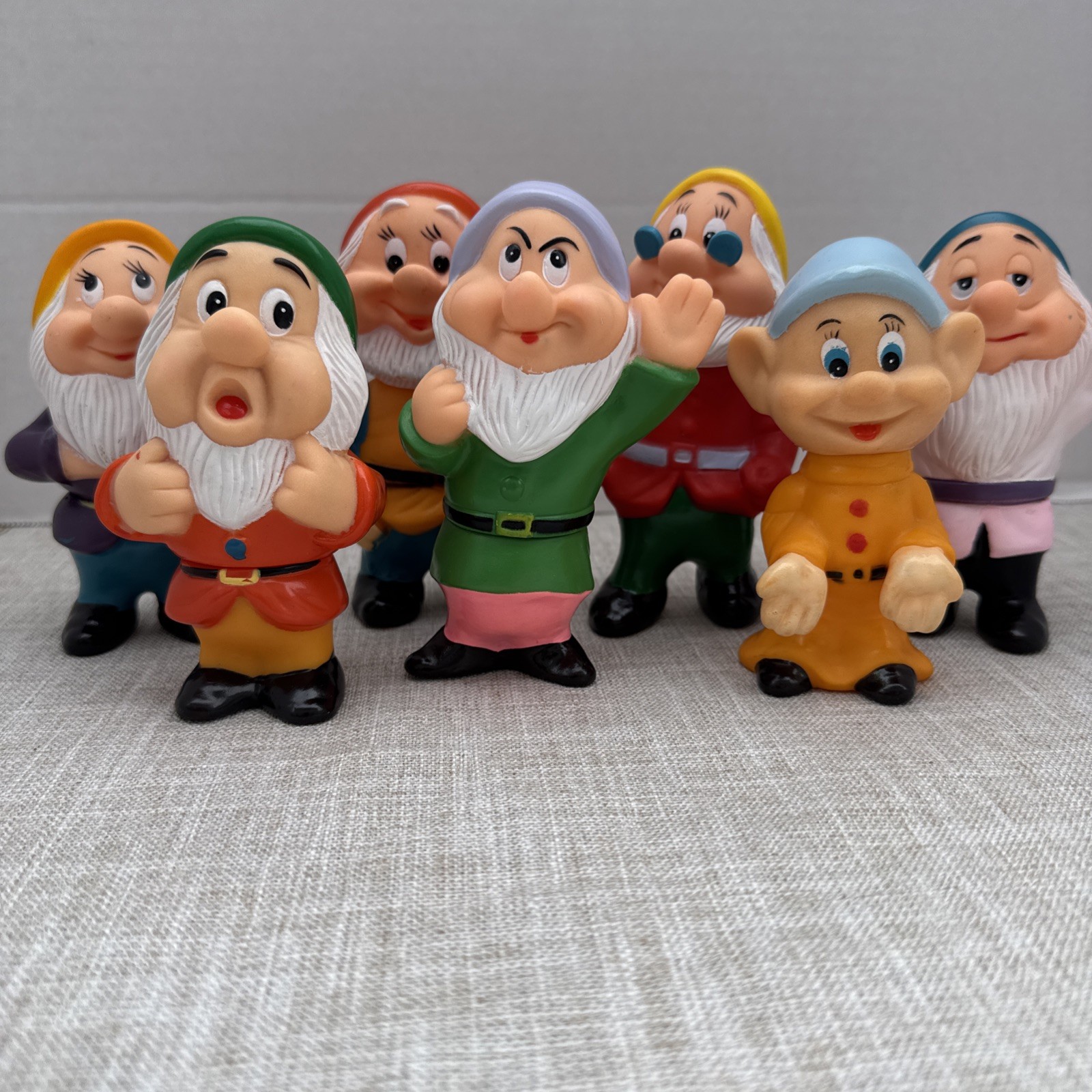 VTG Walt Disney Seven Dwarfs Vinyl Squeeze Toy Figures Complete Set of 7