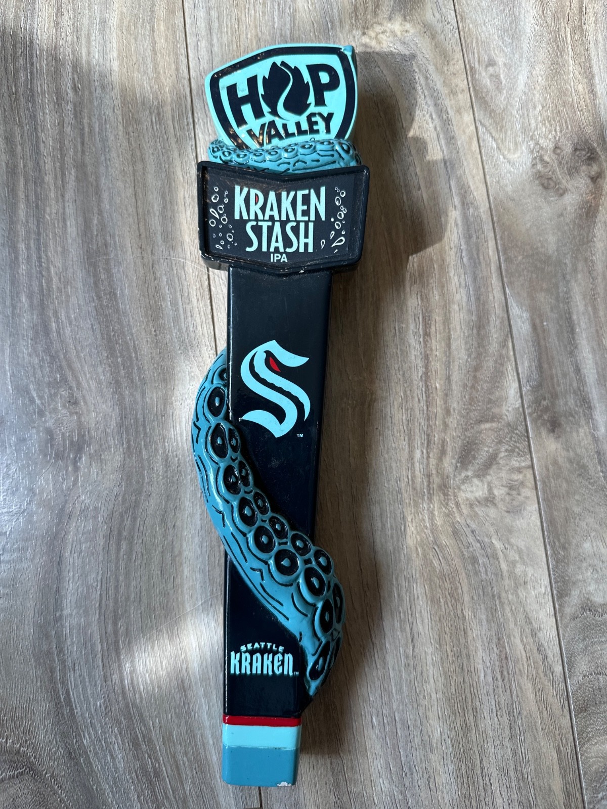 HOP VALLEY BREWING SEATTLE KRAKEN RELEASE THE STASH BEER TAP HANDLE BREWERY